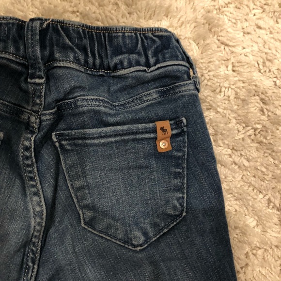 Abercrombie and Fitch Girl’s skinny jeans - Picture 2 of 3